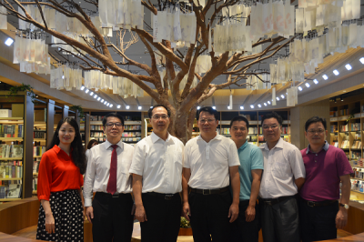 河源市委常委葉春球一行到河源市商業(yè)中心實地調(diào)研指導(dǎo)工作