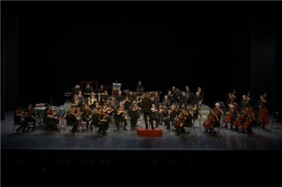 堅基演藝丨一場“看得見”的音樂盛宴點(diǎn)亮金秋，奏響悠揚(yáng)完美旋律