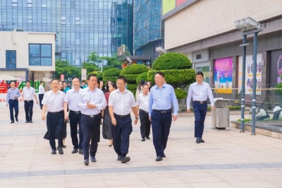 全國政協(xié)委員、深圳市人大常委會(huì)委員、深圳市工商聯(lián)主席張春華一行蒞臨堅(jiān)基集團(tuán)開展調(diào)研活動(dòng)