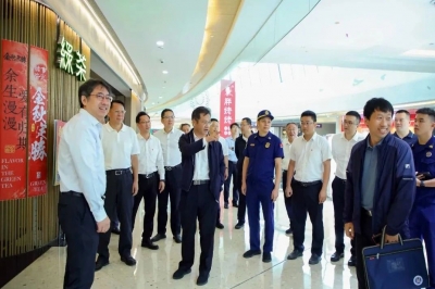 廣東省應急管理廳黨委書記、廳長王再華一行蒞臨河源市商業(yè)中心調研安全生產工作